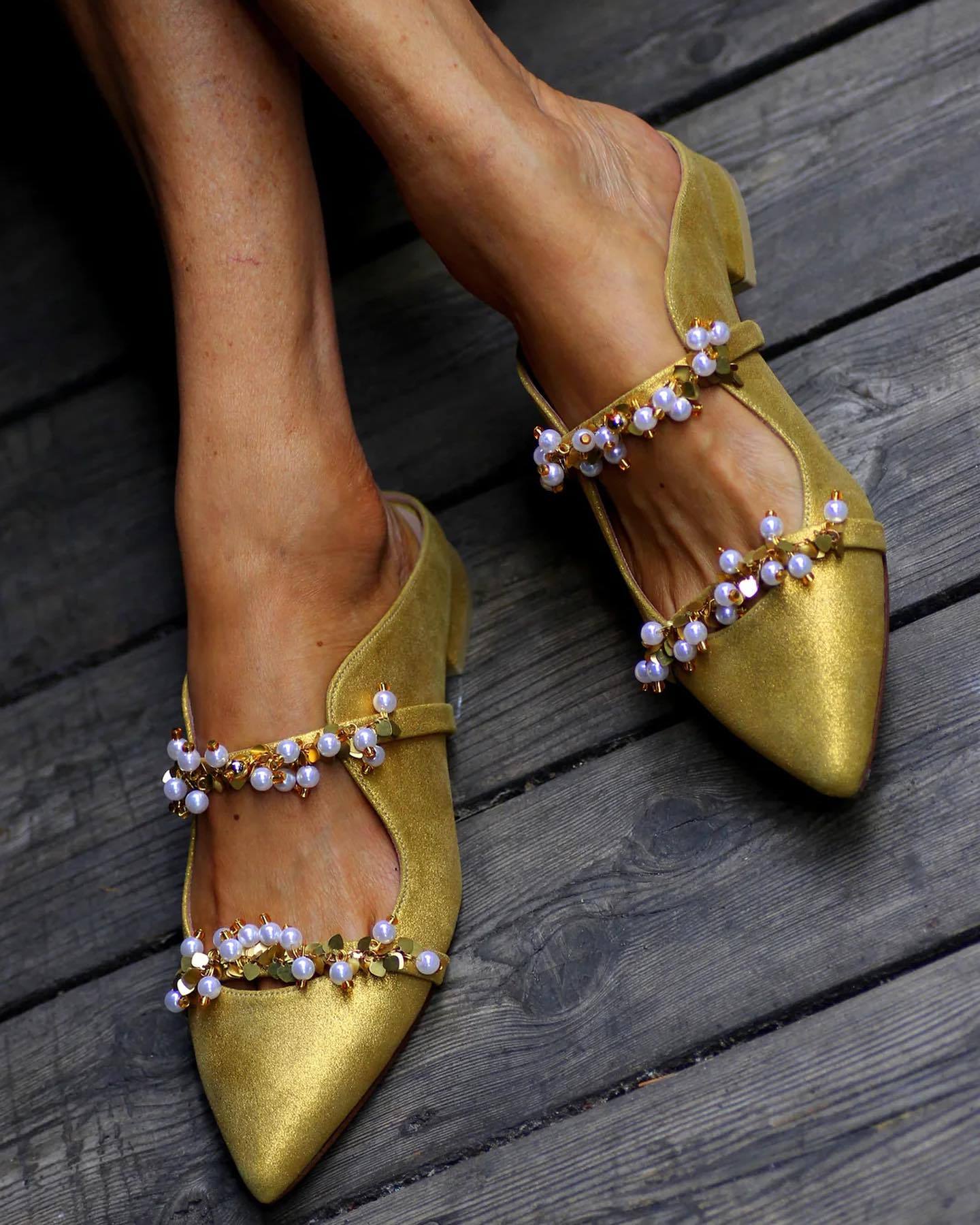 Chic & Elegant Pearl Flats