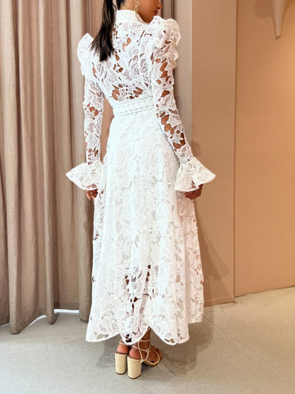 LACE BUTTERFLY SLEEVE MIDI DRESS IN SNOW